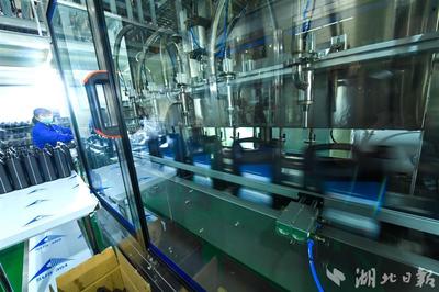 棗陽航天潤滑油:填補我國節(jié)能環(huán)保潤滑油領(lǐng)域空白